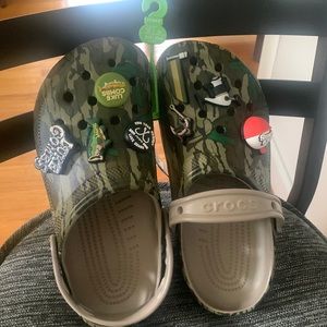 LUKE COMBS CROCS